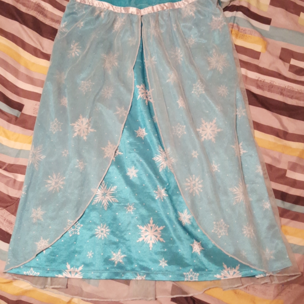 Frozen❄Gown👑 - Picture 2 of 5